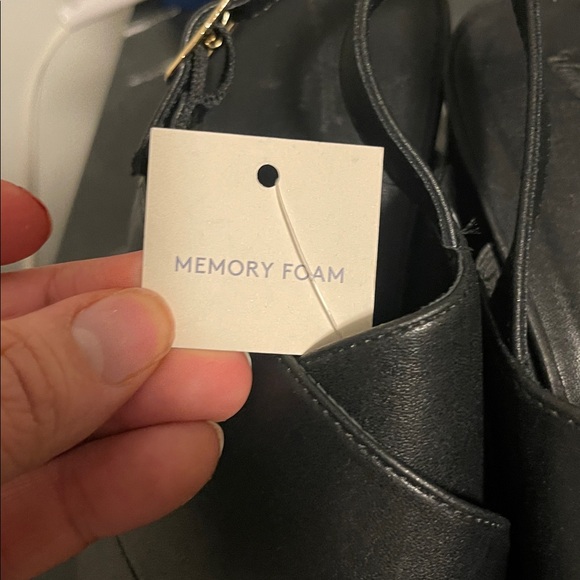 Universal Thread Classic Black Women's Crisscross Slingback Sandals ( Size 10) - Picture 6 of 6